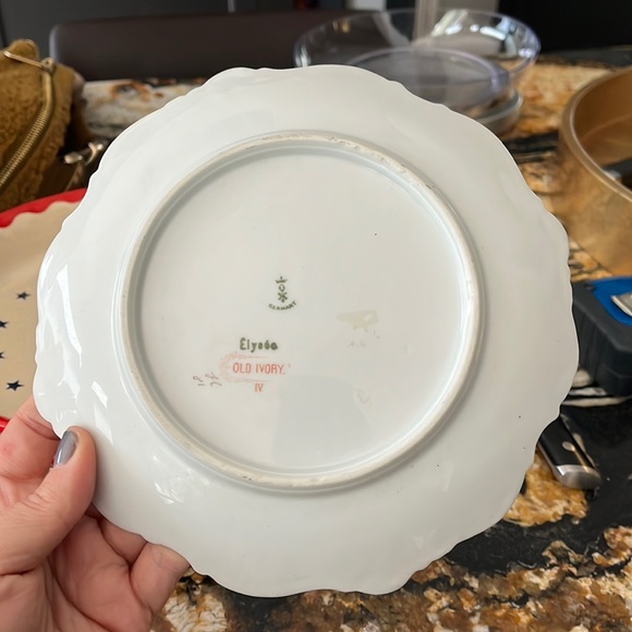 Antique Hermann Ohme Silesia Old Ivory IV dessert plate - Picture 2 of 3